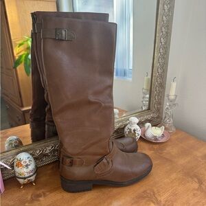 ✨Sold✨Brown boots